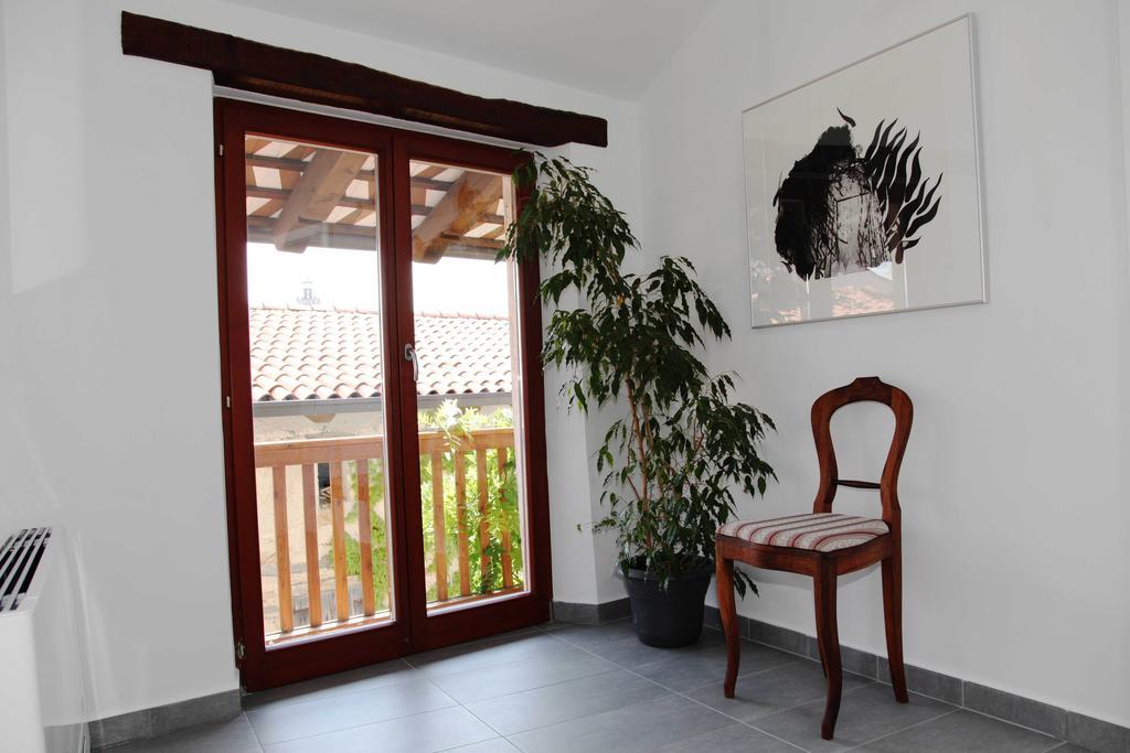 Boutique Hotel Dvor Dobrovo Quarto foto
