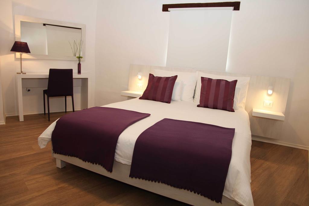 Boutique Hotel Dvor Dobrovo Quarto foto